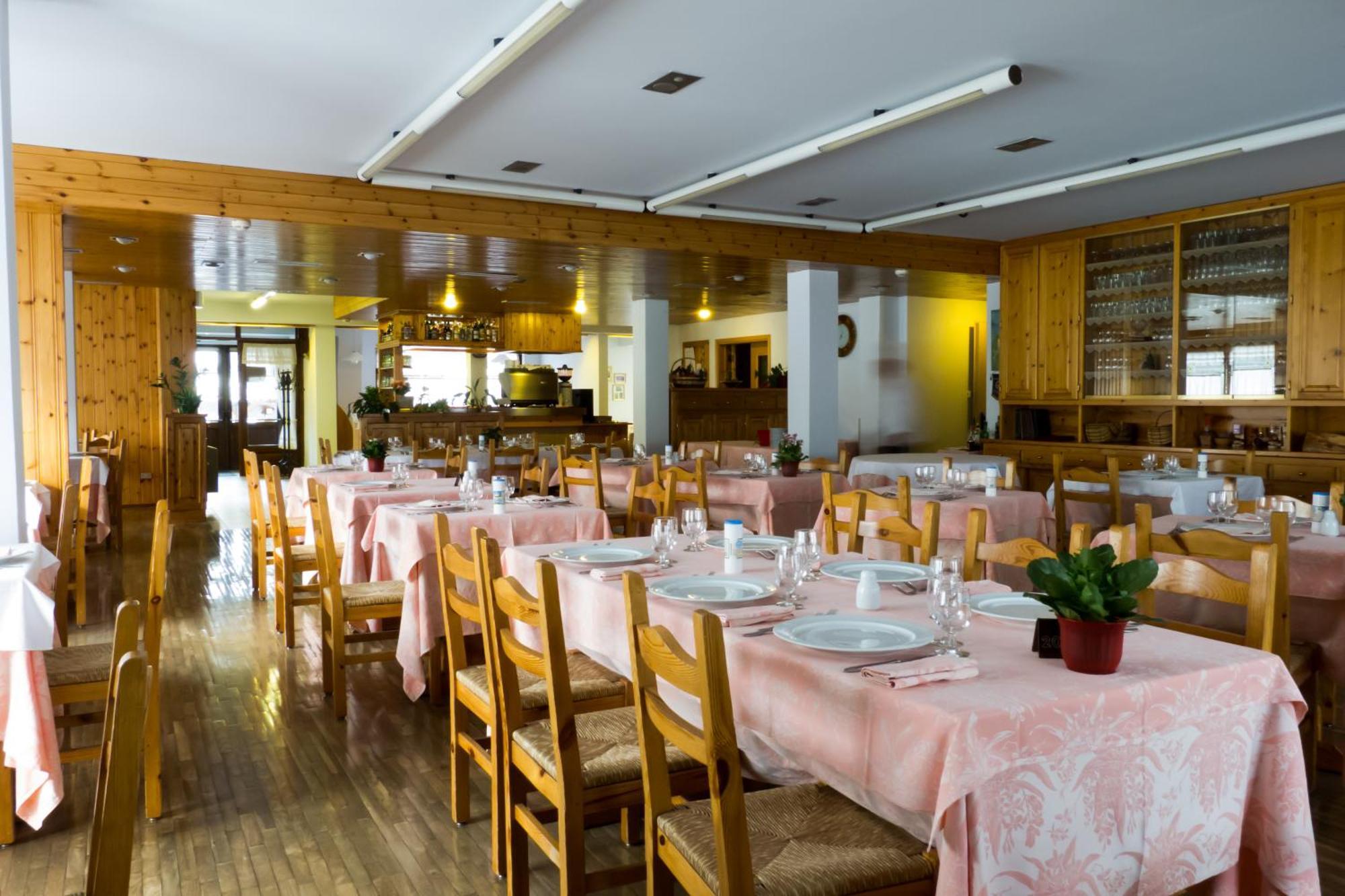 Hotel Valdotain 维莱内乌韦 外观 照片