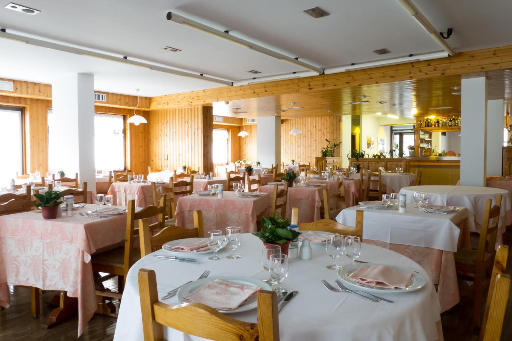 Hotel Valdotain 维莱内乌韦 外观 照片