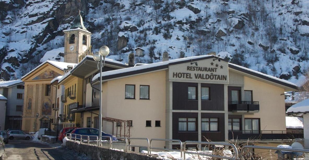 Hotel Valdotain 维莱内乌韦 外观 照片