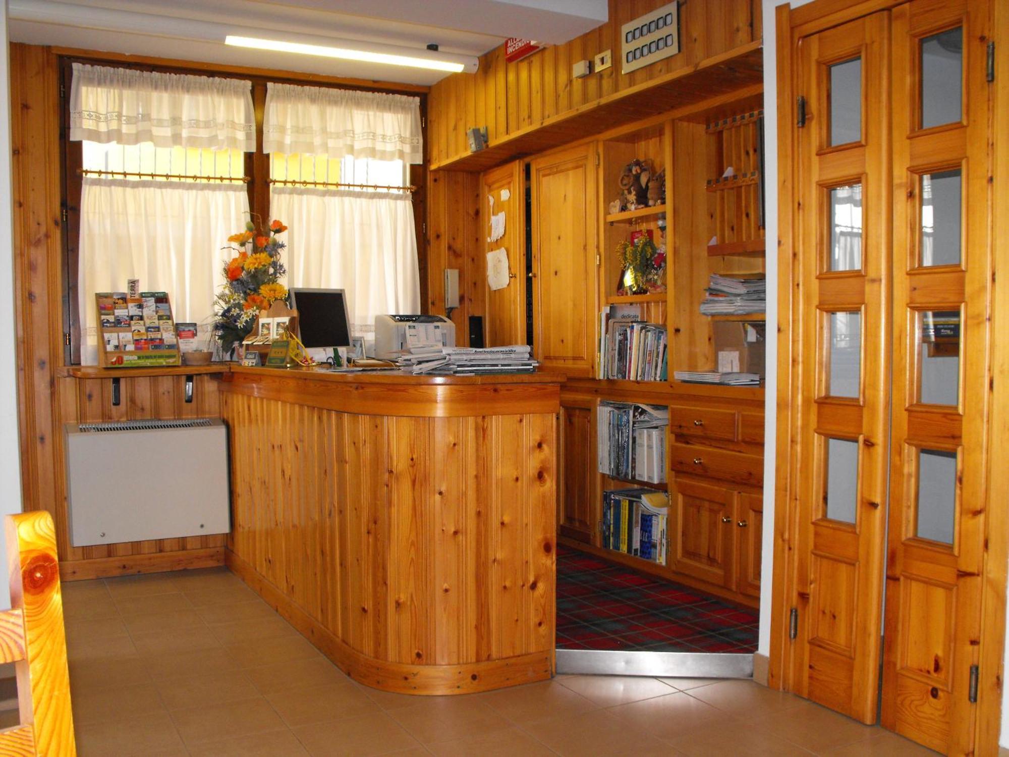 Hotel Valdotain 维莱内乌韦 外观 照片