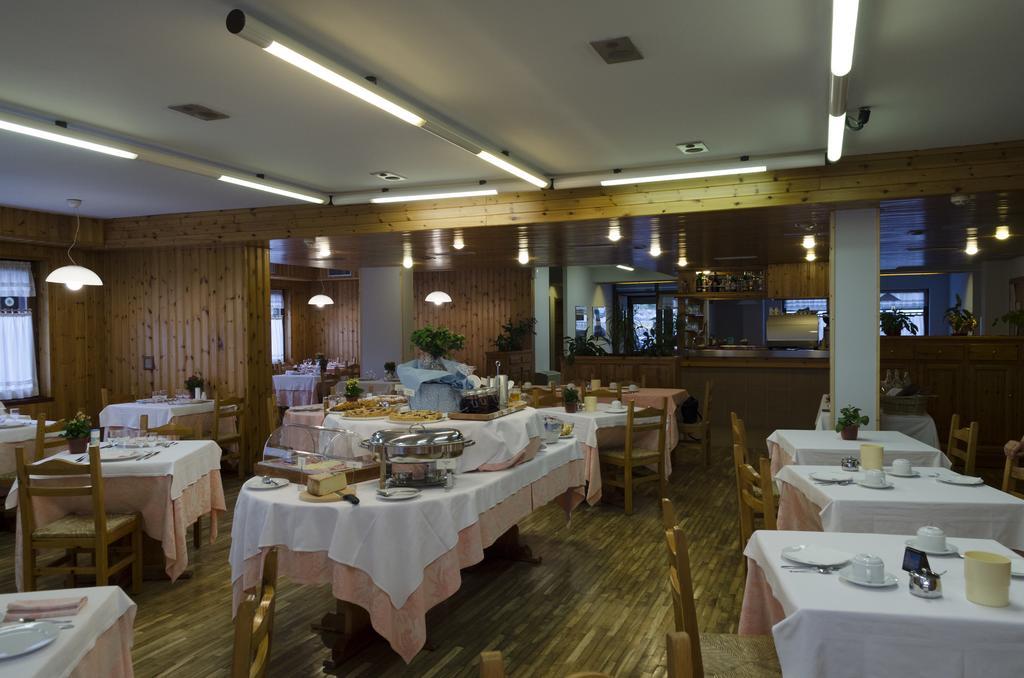 Hotel Valdotain 维莱内乌韦 外观 照片