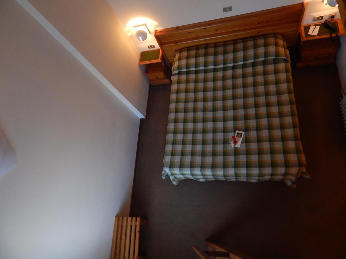 Hotel Valdotain 维莱内乌韦 外观 照片