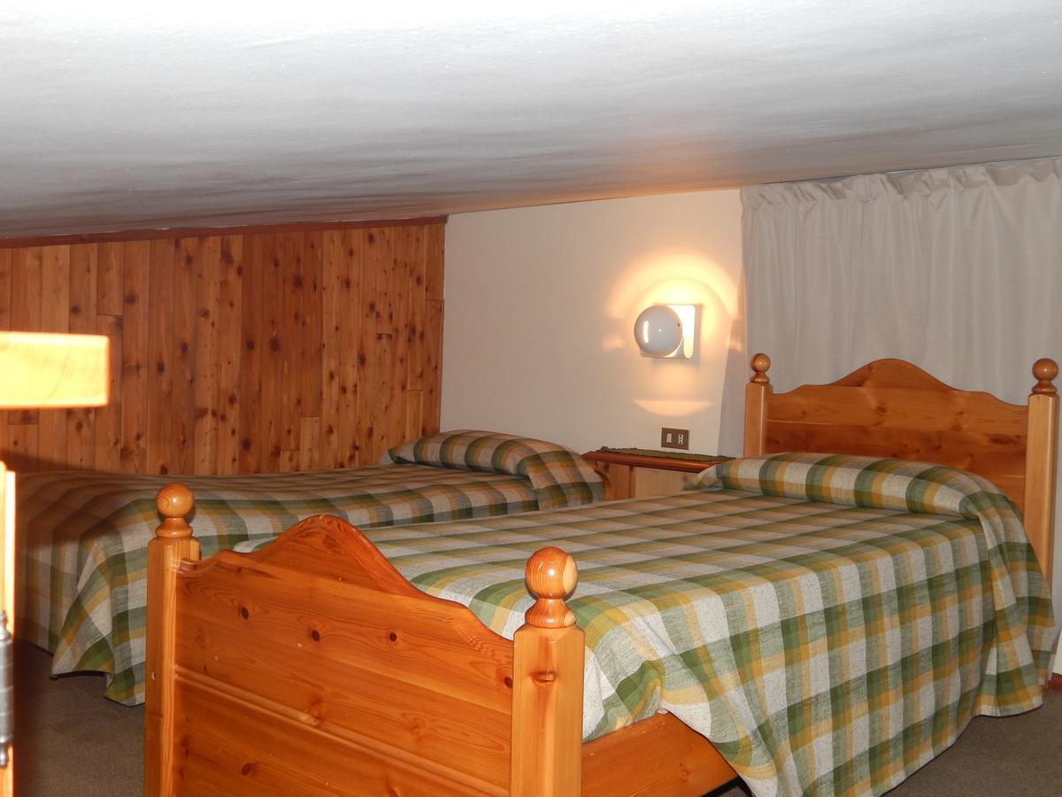 Hotel Valdotain 维莱内乌韦 外观 照片