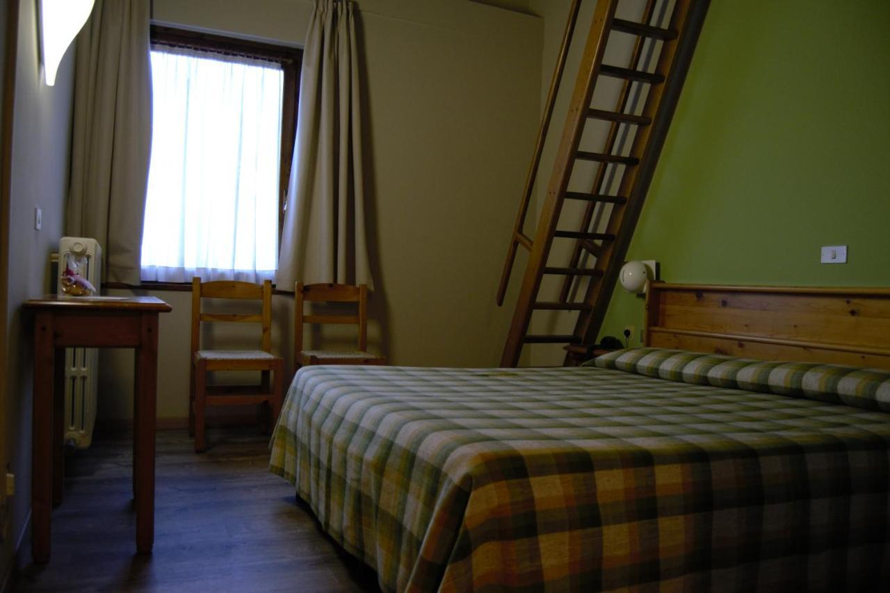 Hotel Valdotain 维莱内乌韦 外观 照片